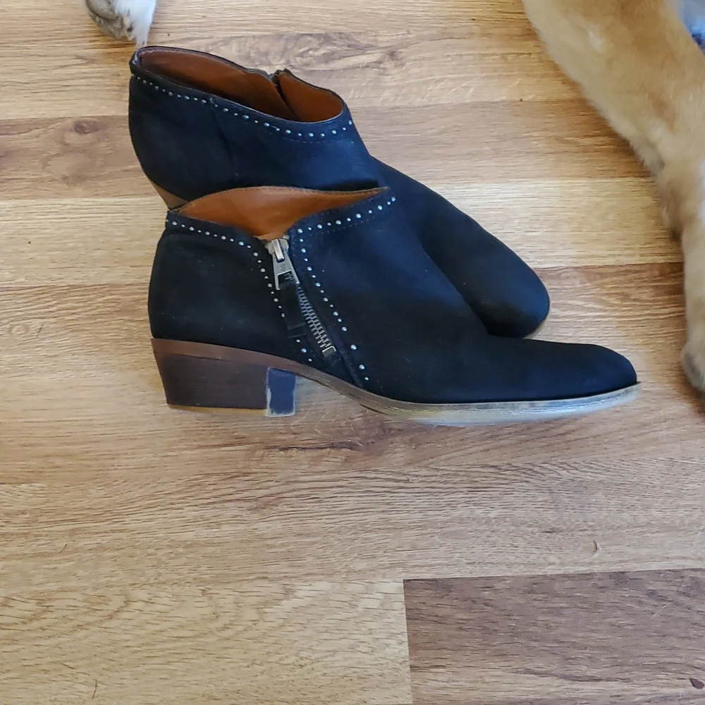 Lucky Brand Black Ankle Booties Leather Suede Silver Studs  Size 8.5 M - Picture 3 of 5